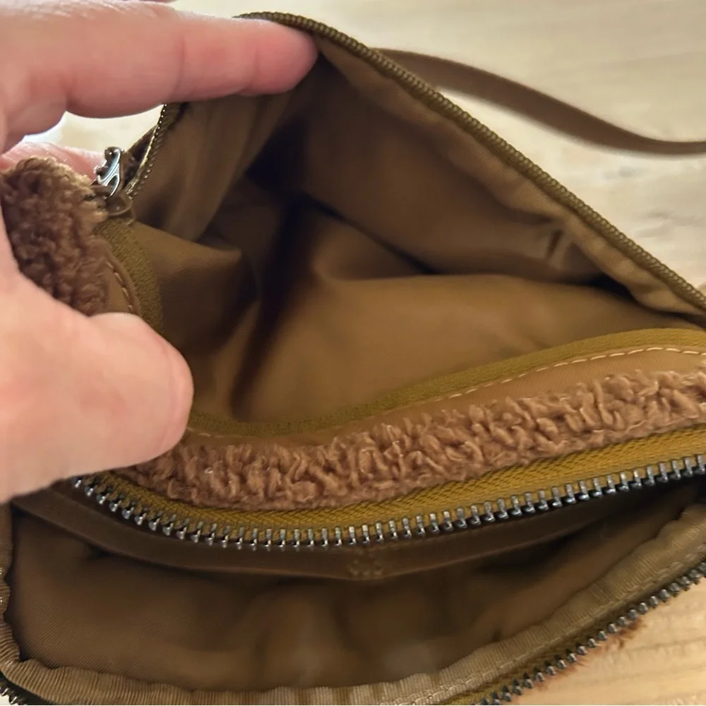 Lululemon Brown Sherpa Pouch - Picture 7 of 8